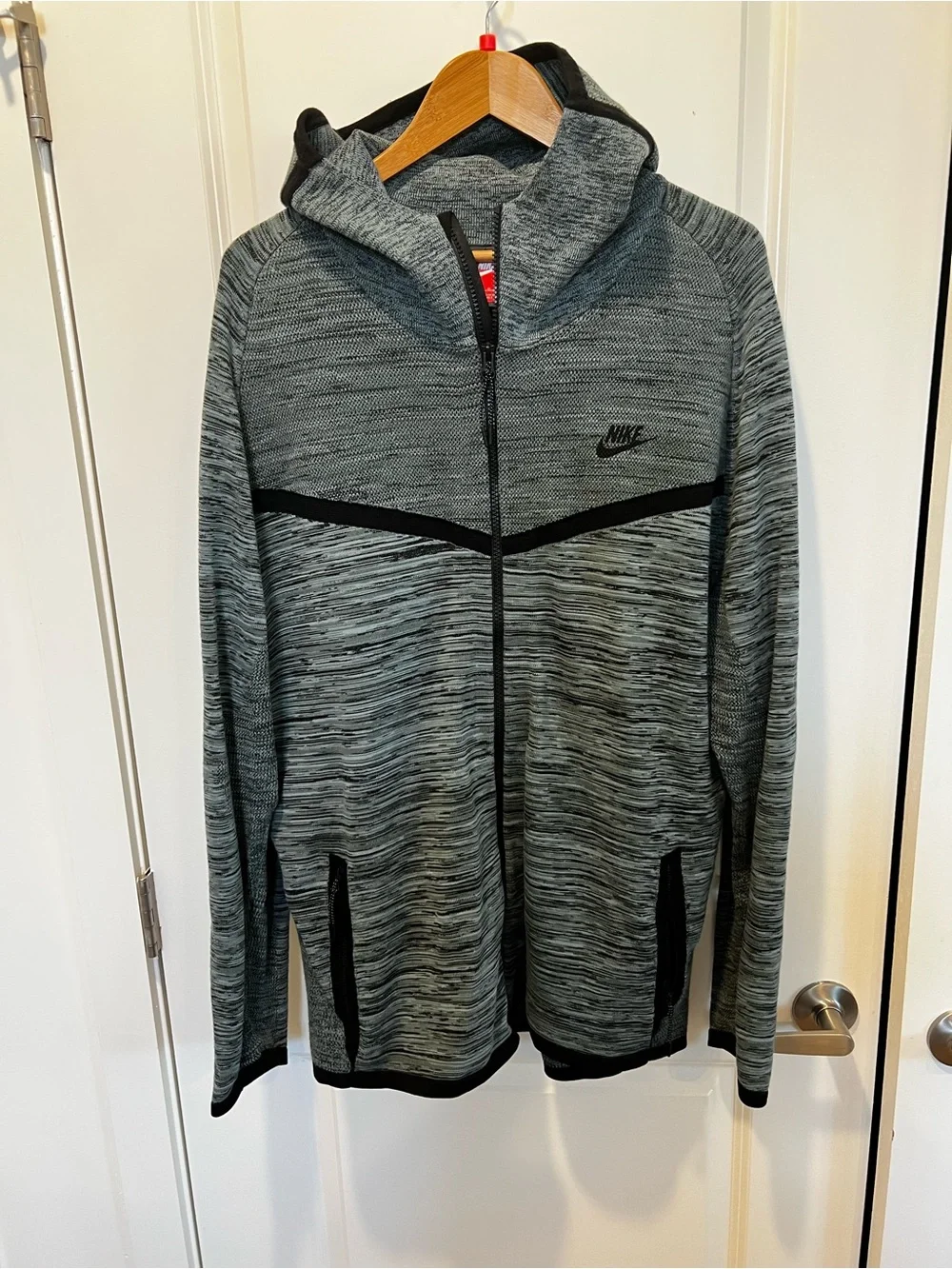 NWOT Nike men’s Tech Knit Windrunner Hoody Jacket